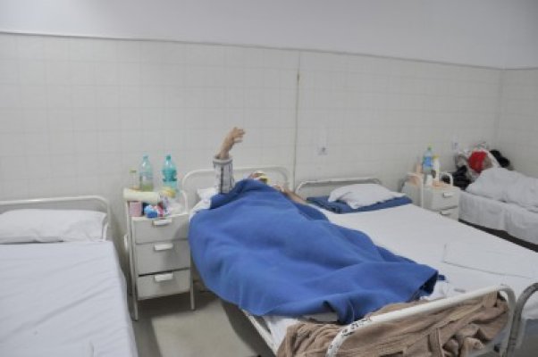 Bărbatul care de la o bătaie şi-a pierdut ochiul stâng a fost externat